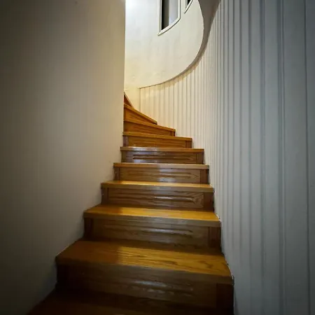 Moonbeam Townhouse *